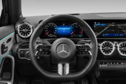 
										MERCEDES CLASSE A  200 D 8G-DCT AMG LINE plein									