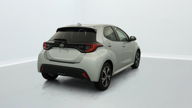 
								TOYOTA YARIS HYBRIDE  116H DESIGN plein									