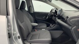 
										TOYOTA YARIS HYBRIDE  116H DESIGN plein									