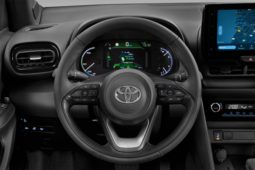 
										TOYOTA YARIS CROSS HYBRIDE  116H 2WD DESIGN plein									