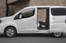 
										NISSAN E-NV200 plein									