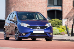 
										NISSAN NOTE plein									