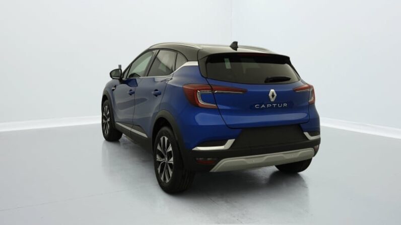 
								RENAULT CAPTUR plein									