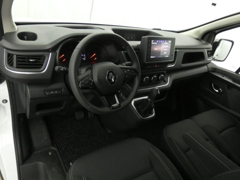 
								RENAULT TRAFIC CABINE APPROFONDIE plein									