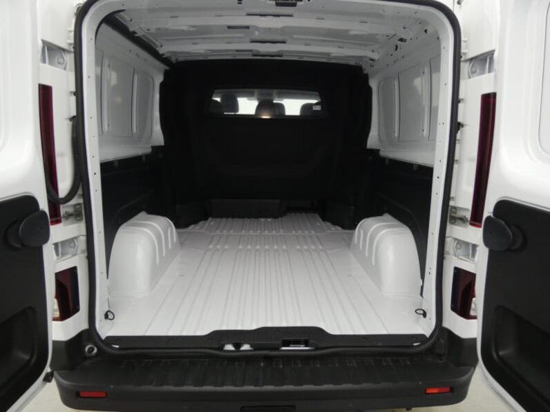 
								RENAULT TRAFIC CABINE APPROFONDIE plein									